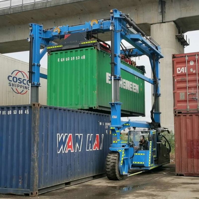80T Straddle Carrier Truck مركبة ثقيلة لميناء / ساحات رفع حاويات