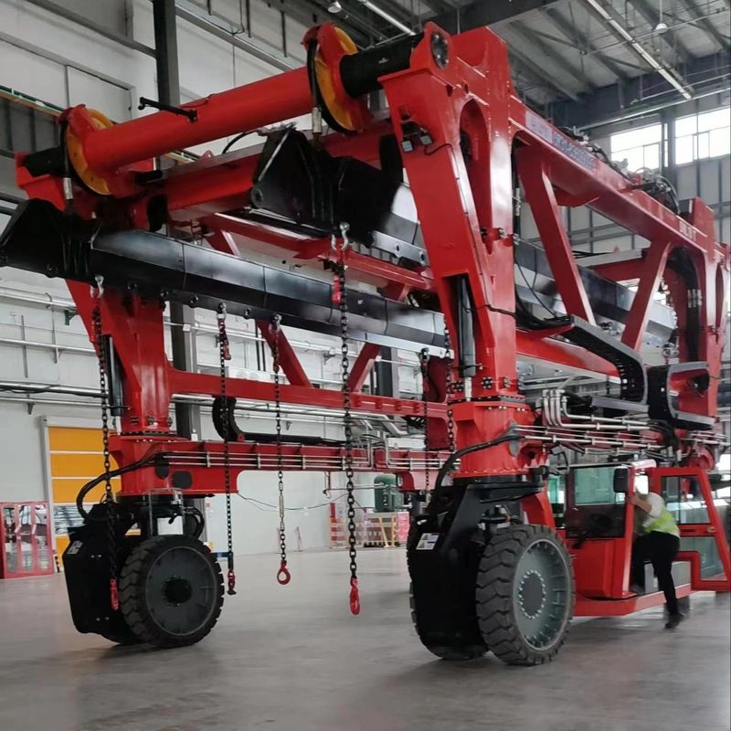 80T Electric Straddle Carrier Truck 7km / h 3km / h للتعامل مع الأحمال الثقيلة